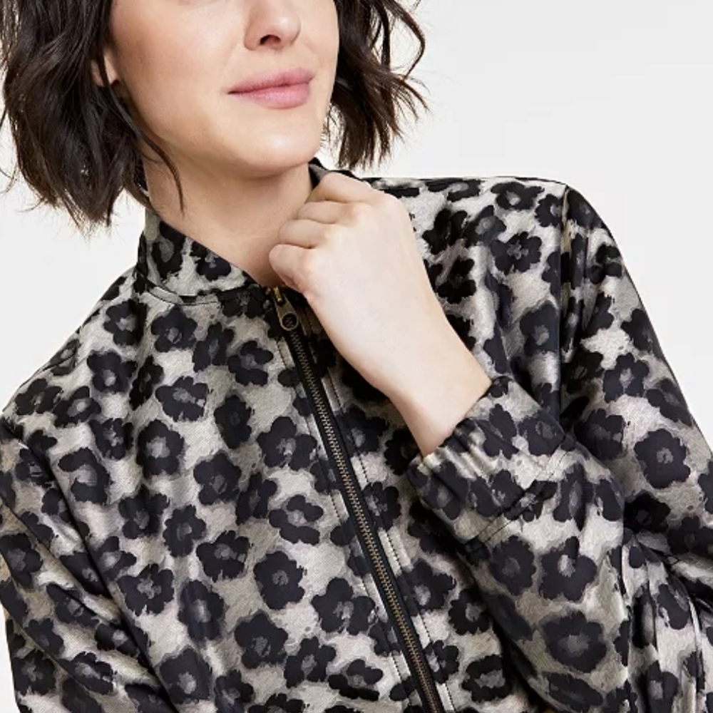 ON•34th Women's Black and Cream Bomber Jacket - Picture 6 of 8